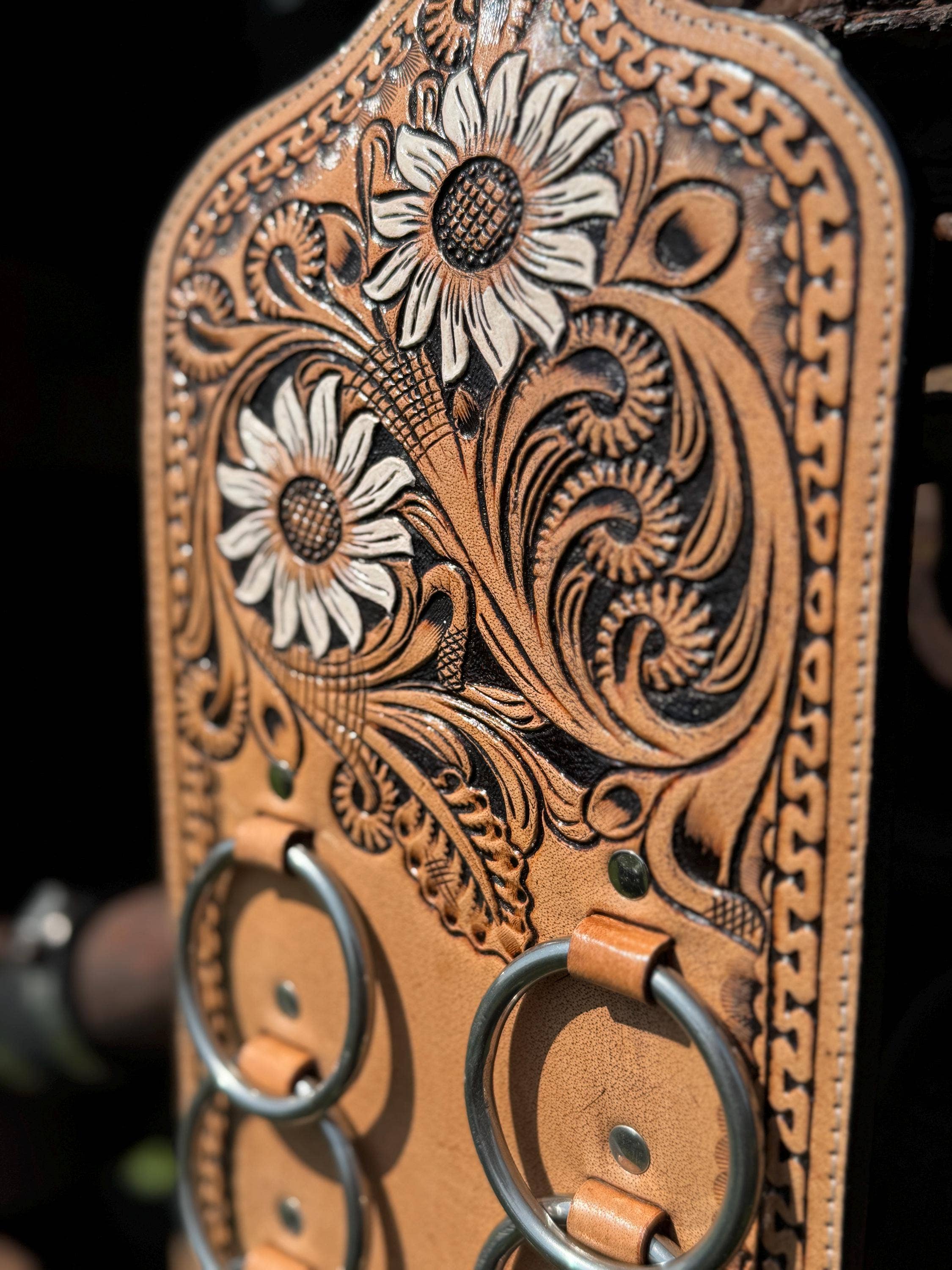 Double B Wild Rags – Großhandel Schal – Damen – Echter Western-Tooling-Leder-Wild-Rag-Schalhalter Keeper ein Double B Wild Rags Exklusiv.2