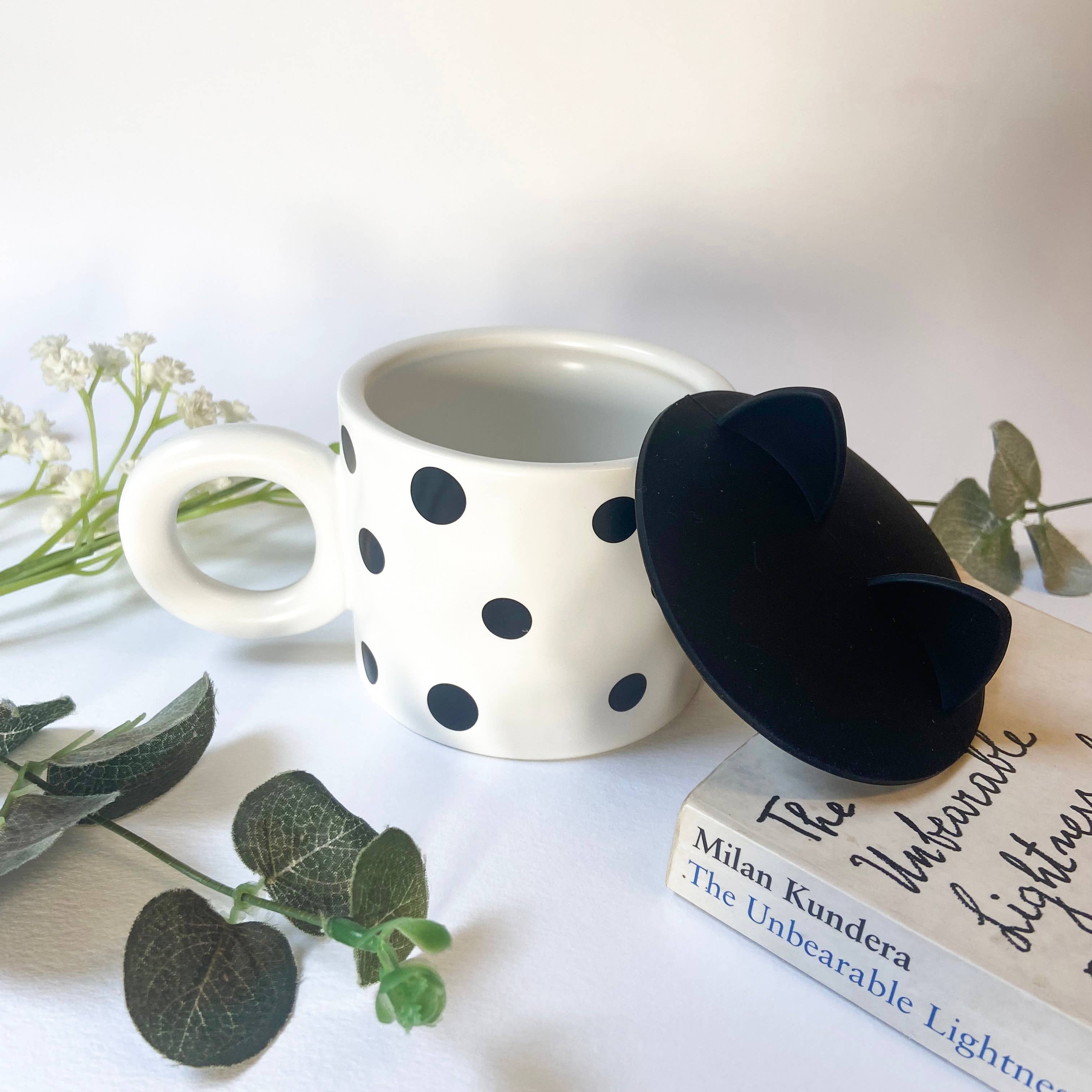 Chow's Stories – wholesale Kaffekoppar – Stor prickig kattmugg med återförslutningsbart lock, Stor kaffemugg1