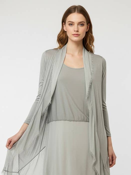 Silke- og viskosecardigan Ingen told vil blive tilføjet for engroshandel hos Karamel Collection