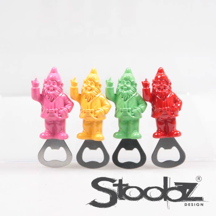 Imhof & Stevens BV - Wholesale Bottle/Wine Opener - STOOBZ LEPRECHAUN BOTTLE OPENER MAGNET 4 ASS G/R/G/F 9 CM