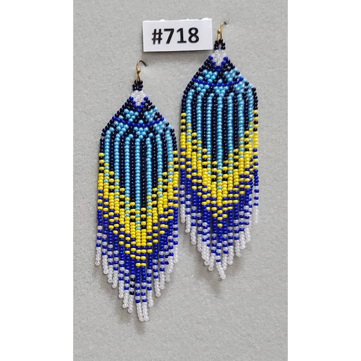 718-Rainfall Native Ohrringe, handgefertigt mit tschechischen Perlen für den Großhandel von Shelley Enterprises Inc.