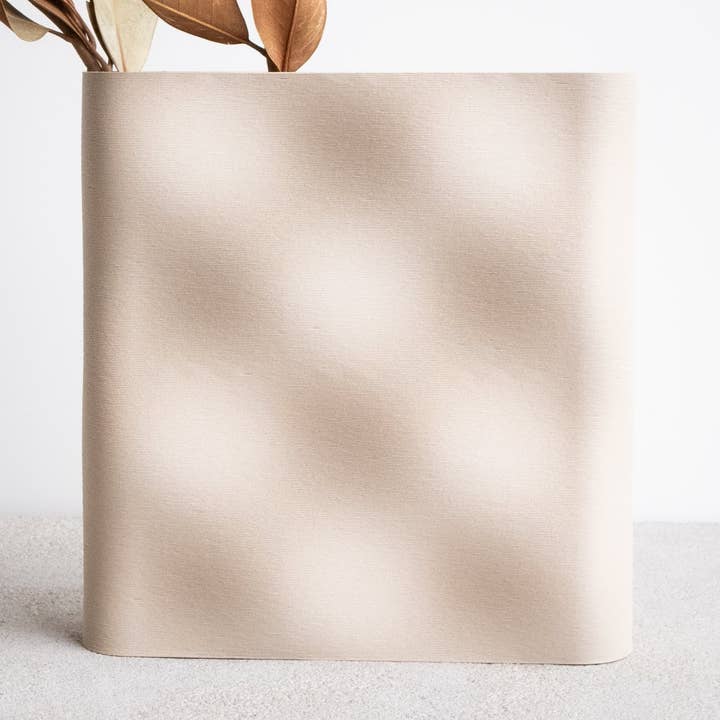 ABYSSE vase, perfekt til tørrede eller friske blomster for engroshandel hos MINIMUM DESIGN