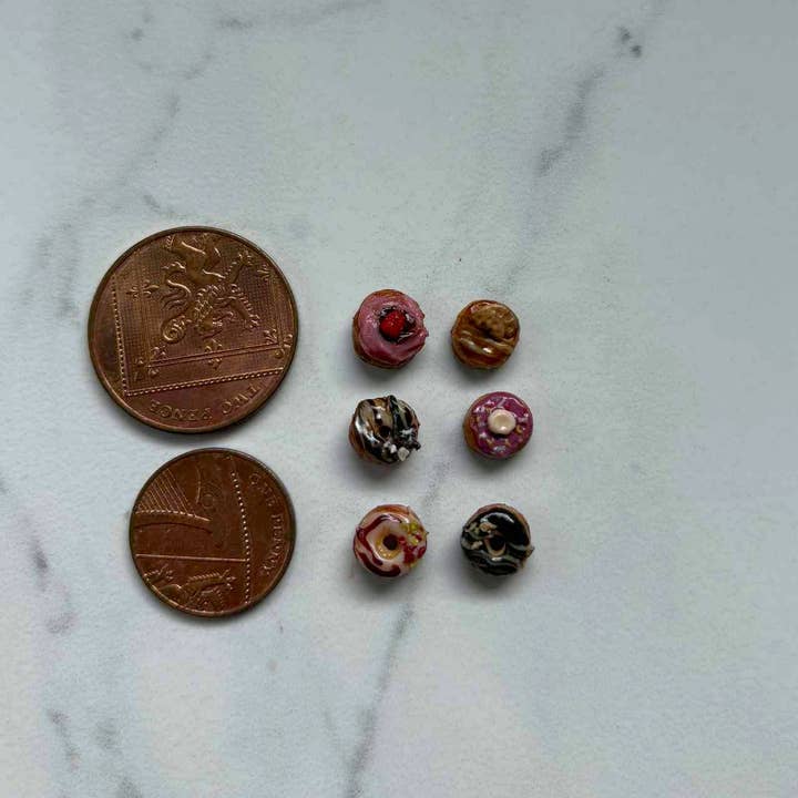 PrettySpookyDesigns - Wholesale Doll accessory kit – Kids - Miniature dolls house donut box : Polymer clay donuts 1 / 124