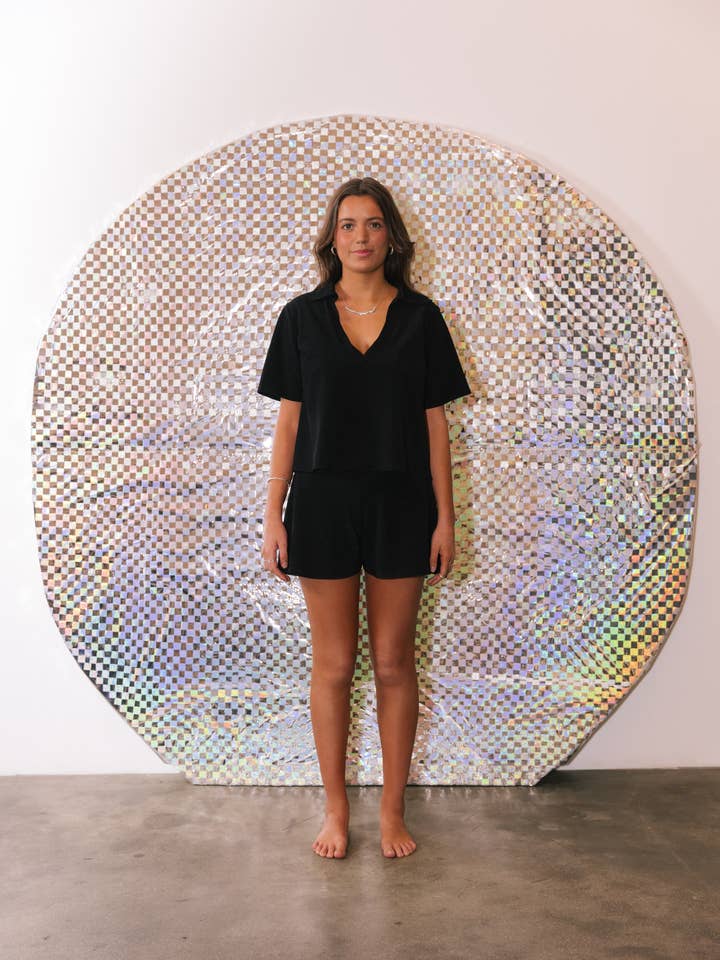 Conjunto T-shirt e Calções in Noir por atacado de Type Swimwear