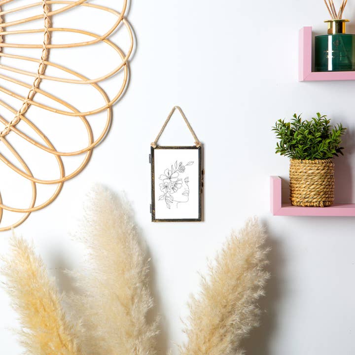 Rinkit Ltd - Wholesale Picture Frame - 4" x 6" Black Hanging Metal Photo Frame - by Nicola Spring