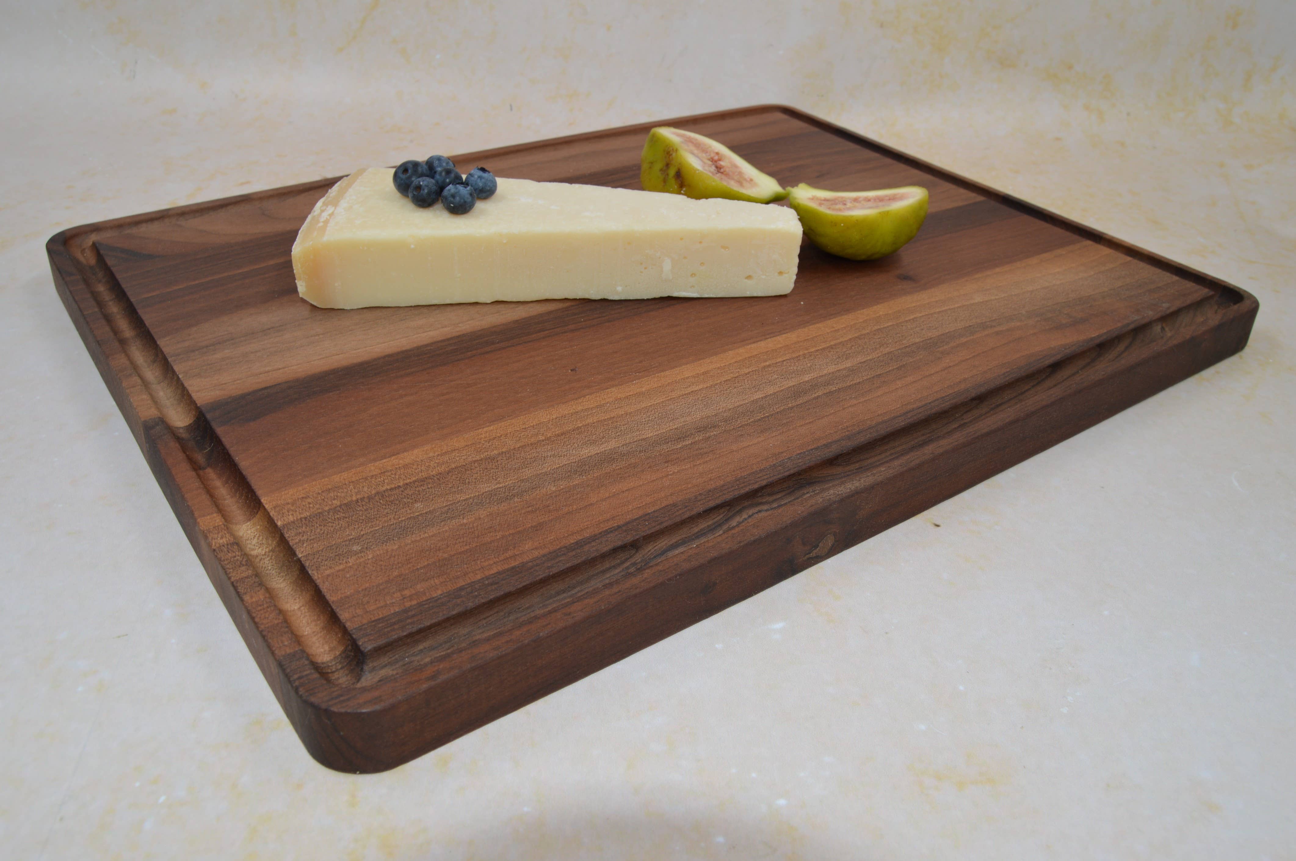 Breza PR Cedomir Vitkovac - Wholesale Cutting Board - Natural Walnut Serving & Cutting Board – 37x28 cm4
