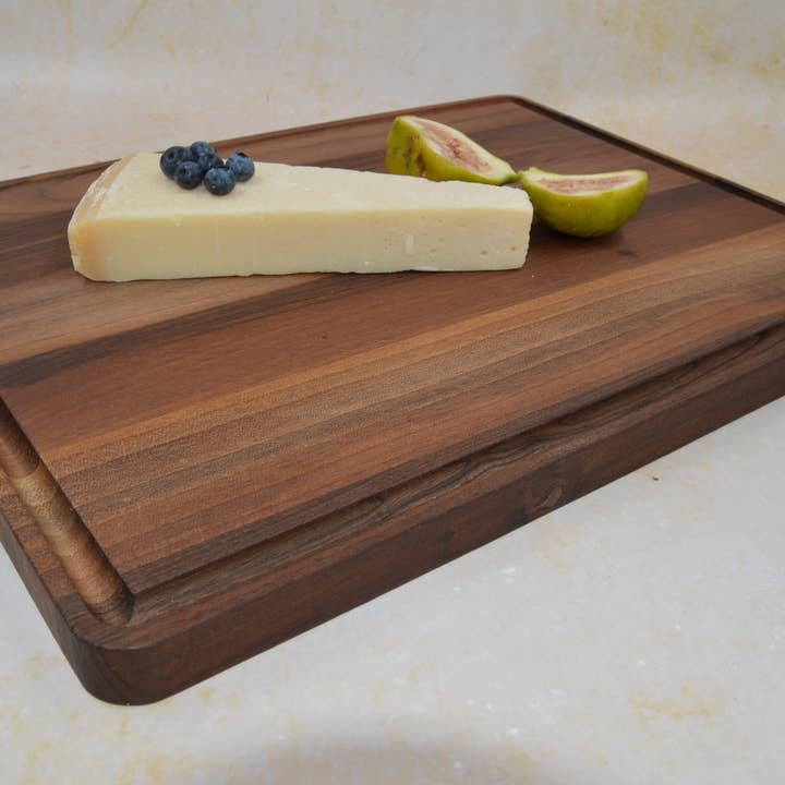 Breza PR Cedomir Vitkovac - Wholesale Cutting Board - Natural Walnut Serving & Cutting Board – 37x28 cm4