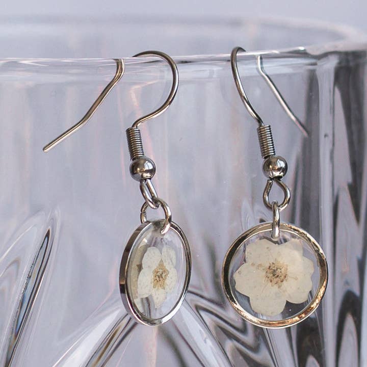 boucles d'oreilles en résine Blossom Real Flower pour la vente par Chemist Creations