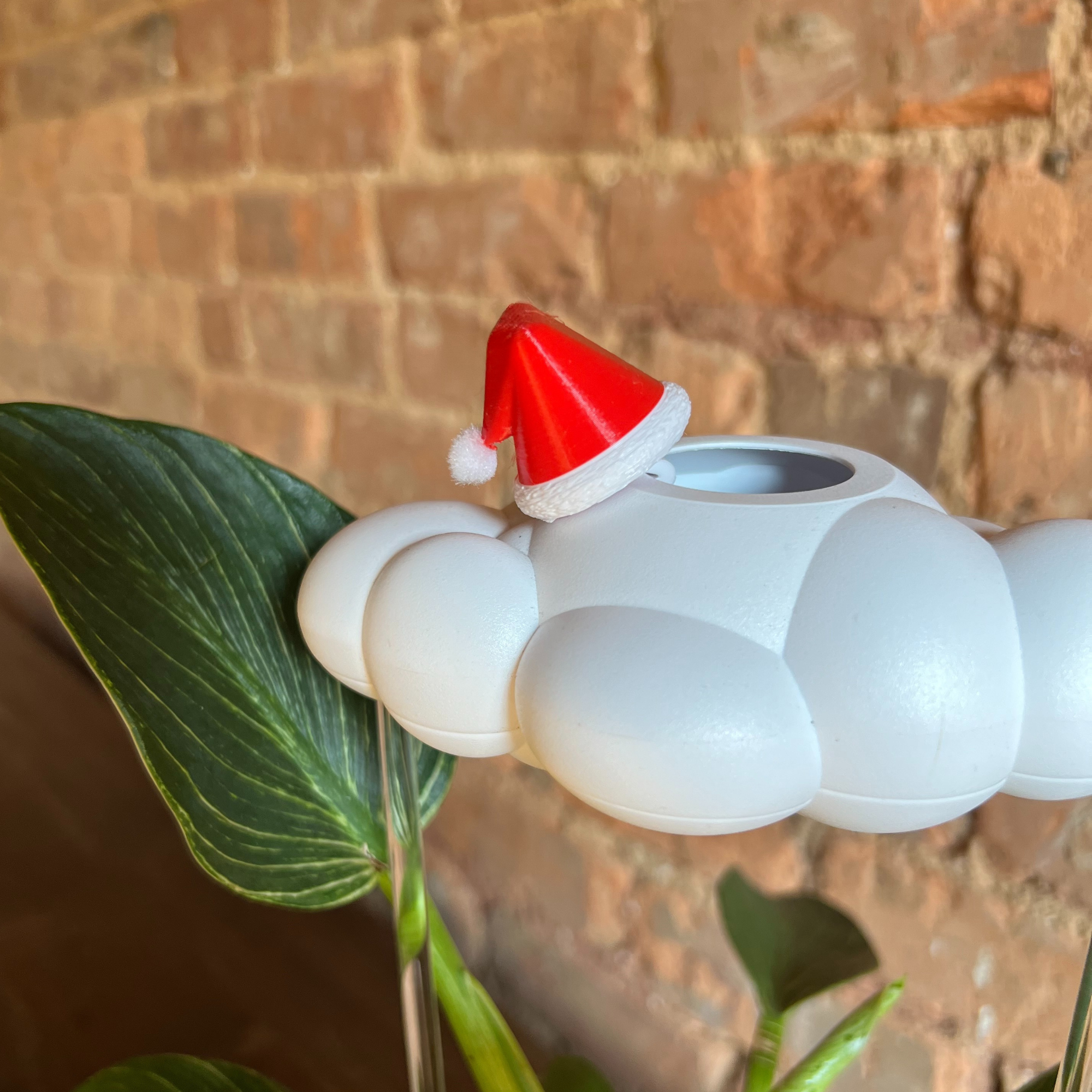 The Cloud Makers - Wholesale Plant Pot - Santa Hat Charm2
