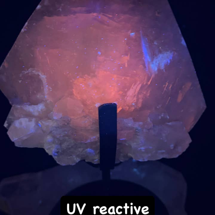 The 7 Directions - Wholesale Spiritual Stone/Crystal - UV reactive calcite free form w/ chalcopyrite F23E5