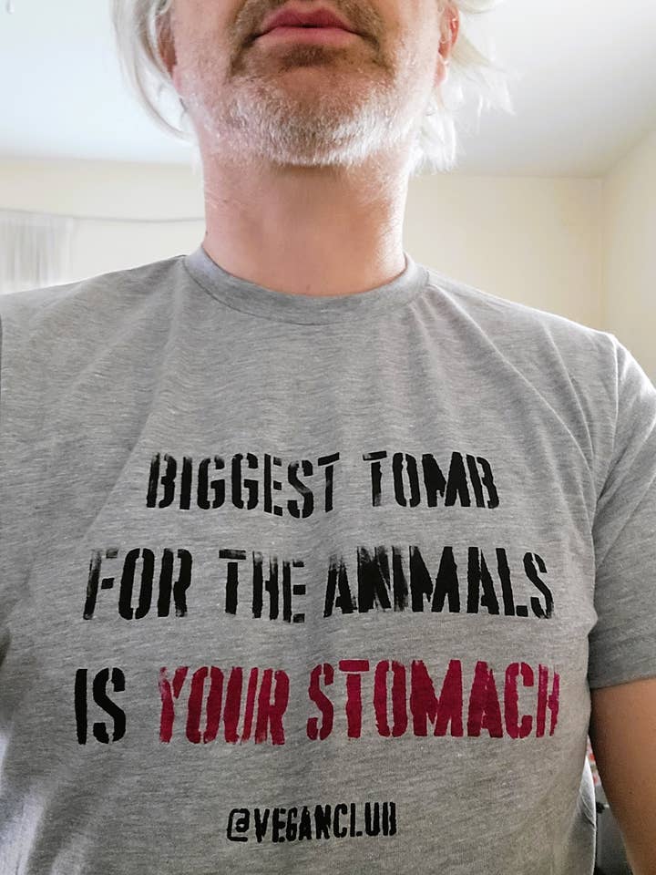 Biggest Tomb for the Animals is your Maag T-shirt - New Design 2022 voor wholesale door Vegan Club