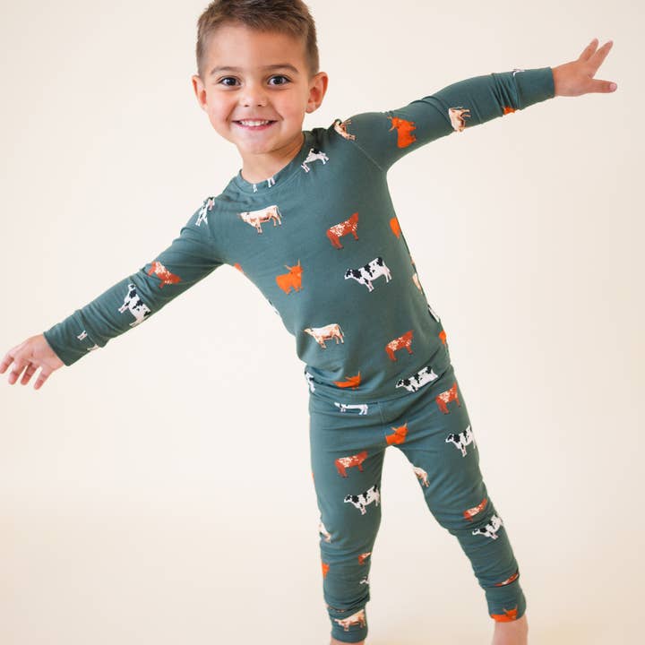 Conjunto de pijama de bambú de 2 piezas para niños pequeños | Green Cow para venta al por mayor de bug + bean kids
