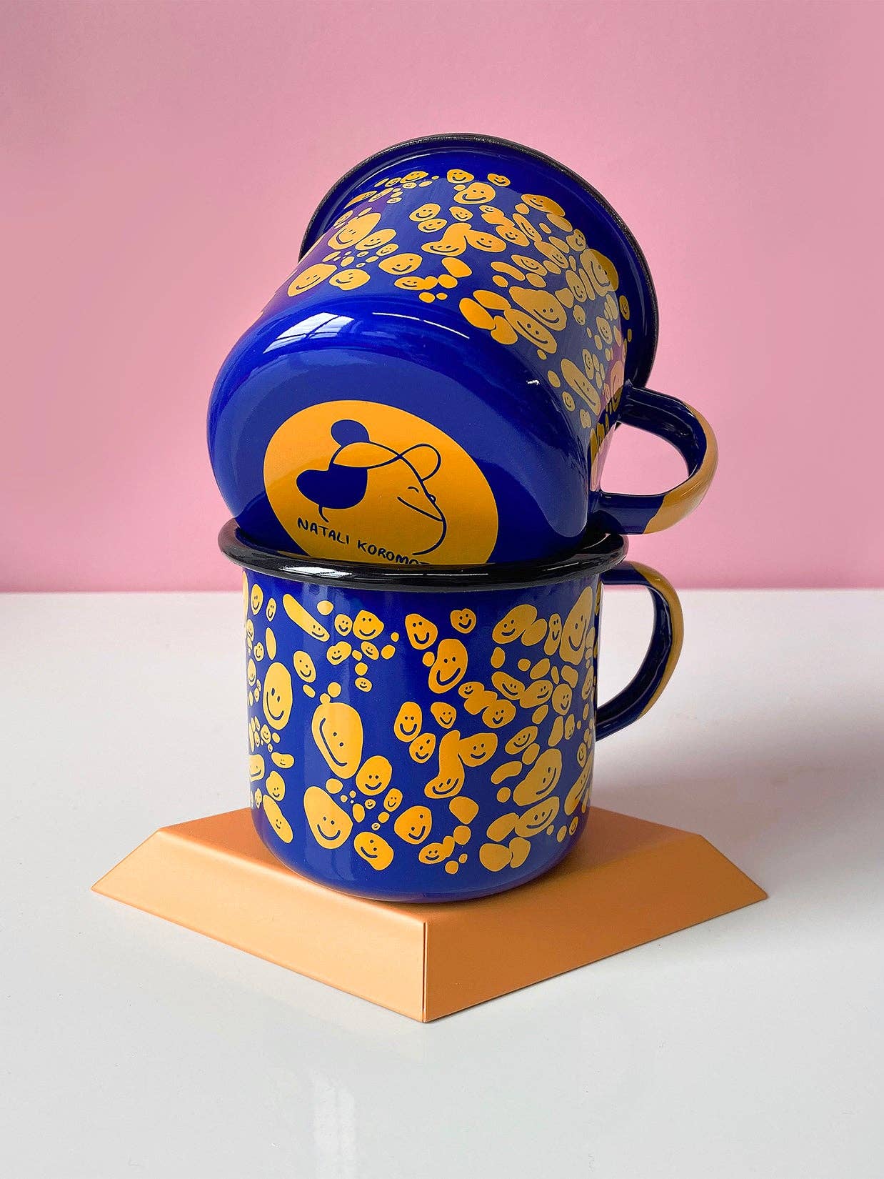 Natali Koromoto - Vente Tasse à café - Mug en émail « Speckled Smileys »2