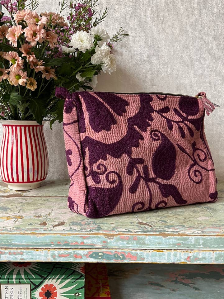 VANITY KANTHA BRODE UNI pour la vente par Curiosity Lab