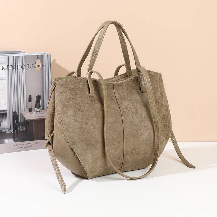 Elyne (R-1996-5A) pour la vente par Gallantry