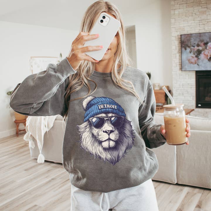 Uncommon Label - Wholesale Graphic Sweatshirt - Women's - Detroit Lions Beanie Adult Crewneck Pullover