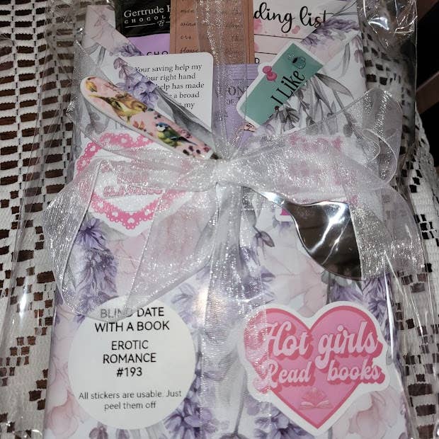 Bearly Hyde N Cabin Used Books & Gifts - Wholesale Contemporary & Literary Fiction - Blind Date with a Book (Previously Loved) Fiction 2