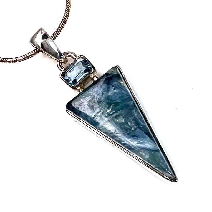 Colgante de plata de ley con topacio azul y cianita de Paraíba para venta al por mayor de Keja Designs Jewelry