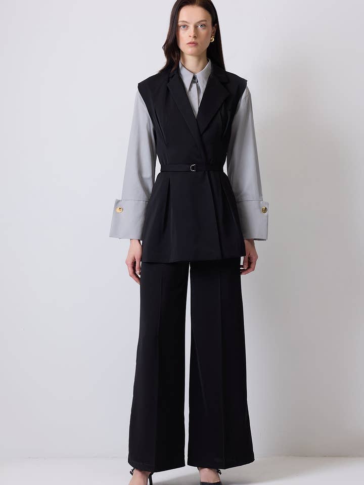 PLISSERET DOBBELTRADDET VESTBUKSER SÆT for engroshandel hos Touché Privé EU