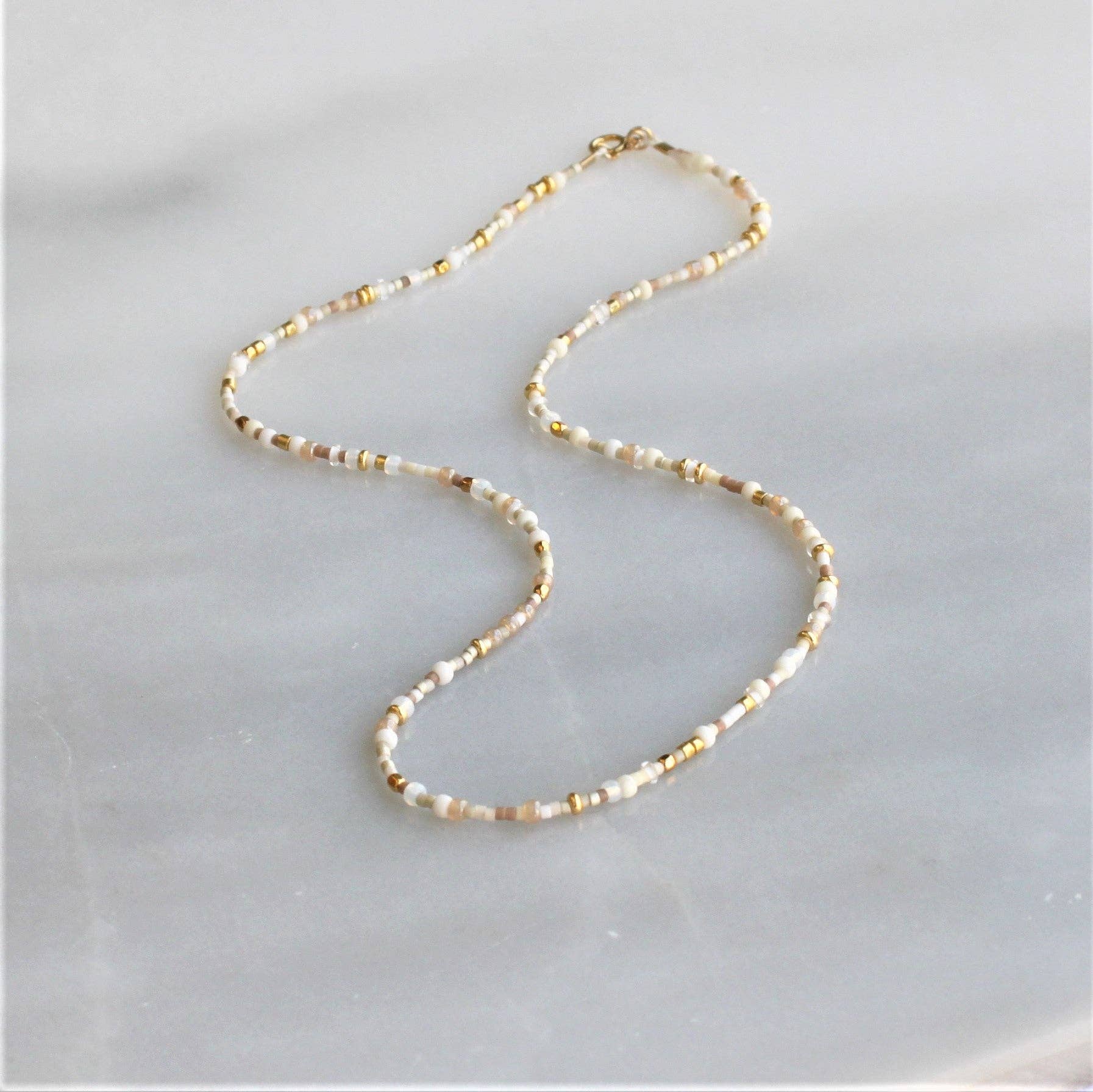 The Silver Wren – Colar com missangas/pérolas por atacado – Colar Unity Beaded - Escolha a sua cor0