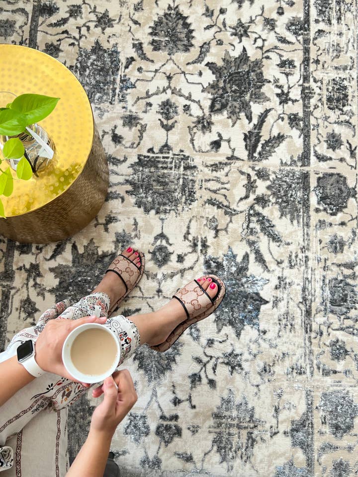 ROY's Home High&Low Area Rugs, Classic Pattern - Shiny Ivory,Grey,Beige Yarn for wholesale by Roy's Home LLC