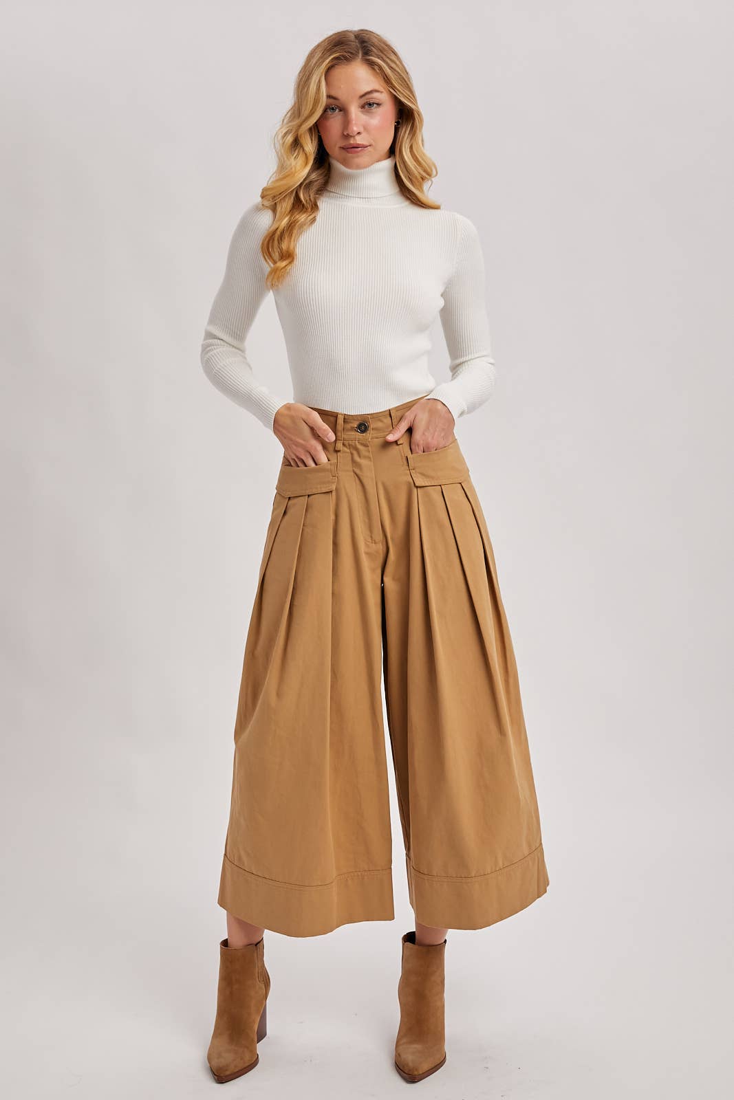 Bluivy - Wholesale Pants - Women's - PLEATED WIDE-LEG CULOTTE PANTS WITH POCKETS14