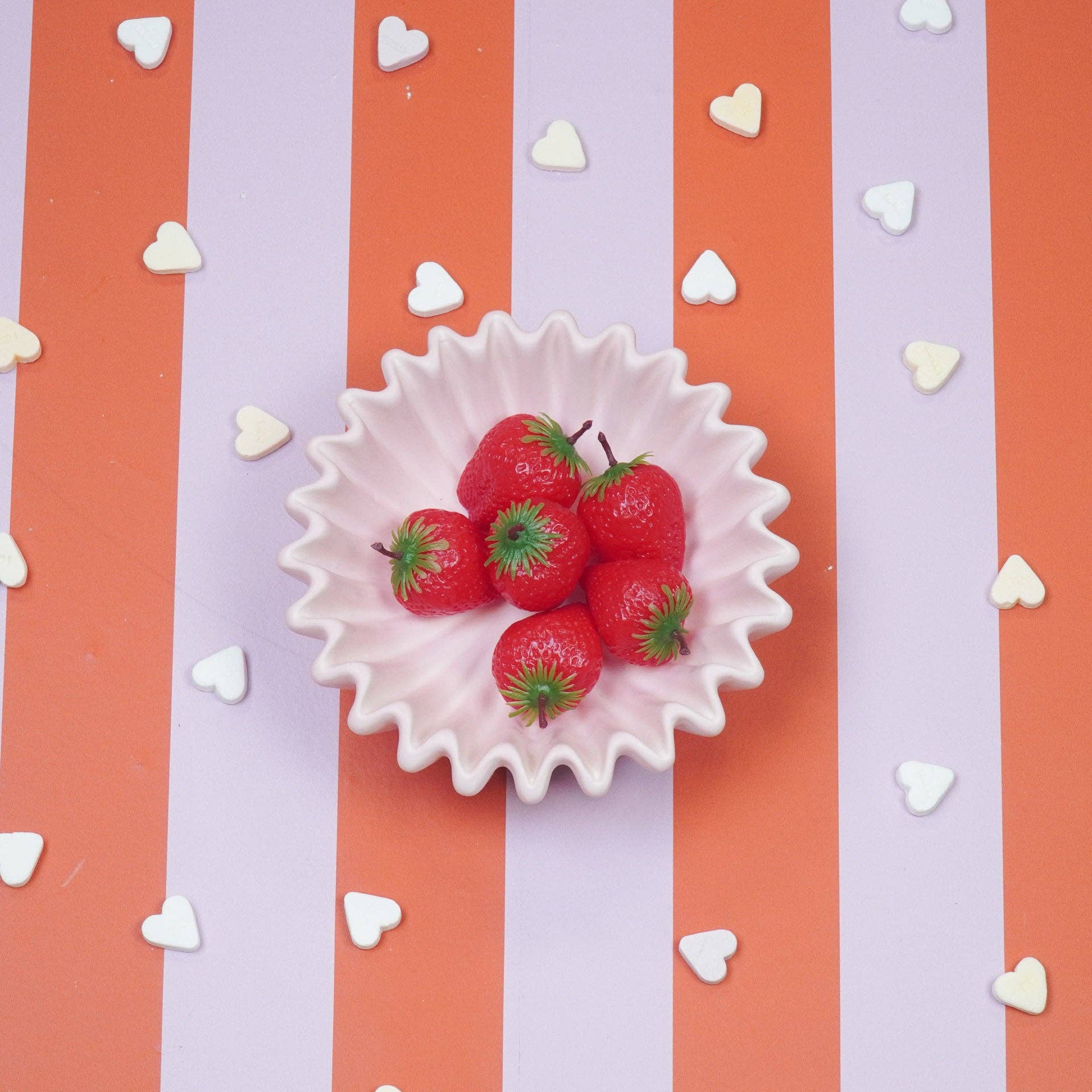 Housevitamin bv - Wholesale Decorative Plate/Dish/Bowl - Bowl- Pleated Bowl - Ceramics- Light Pink- 20x20x7 cm2