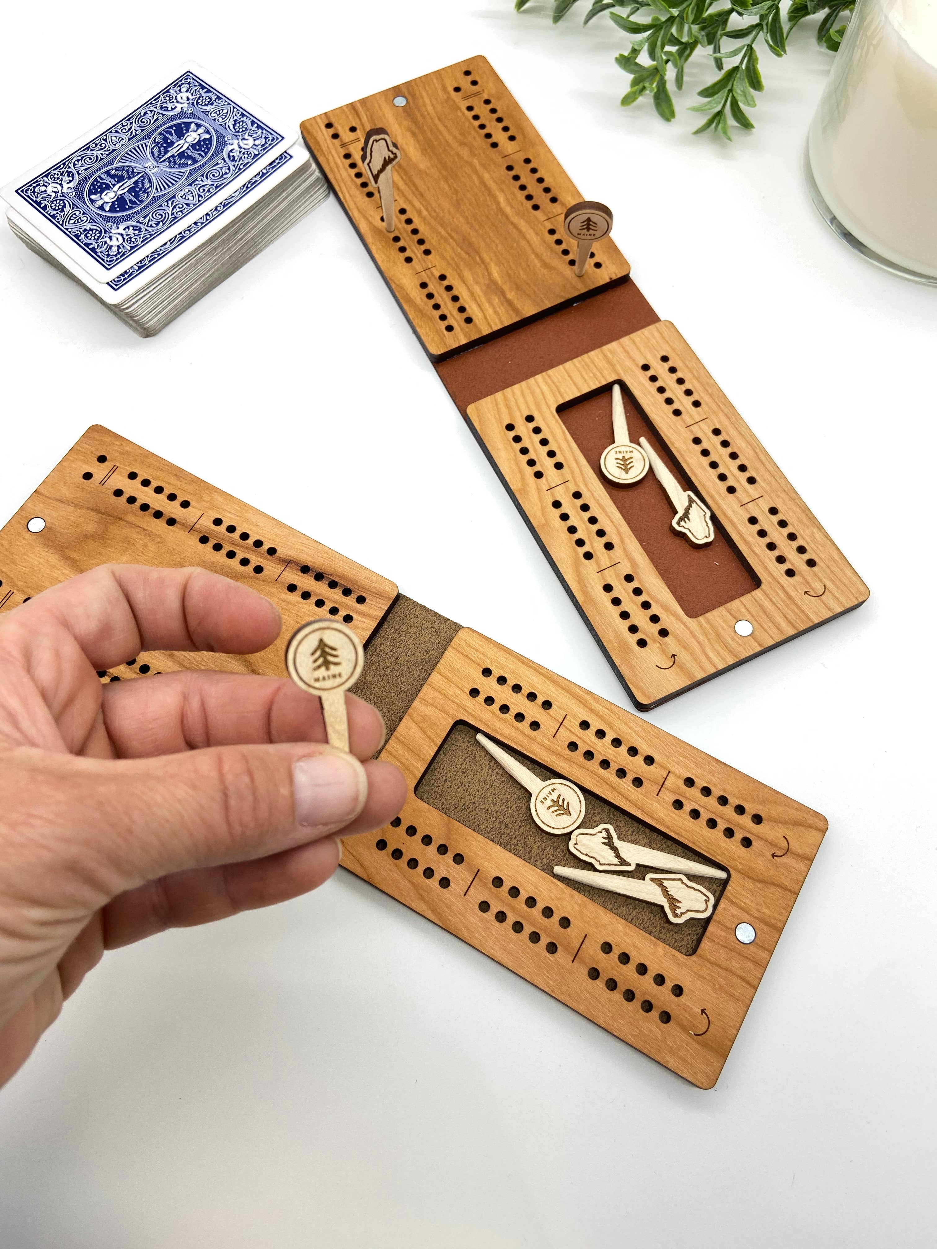 Cast & Carve - Vendita all'ingrosso Giochi da tavolo - Tavola da viaggio per cribbage - Design personalizzato con picchetti unici9