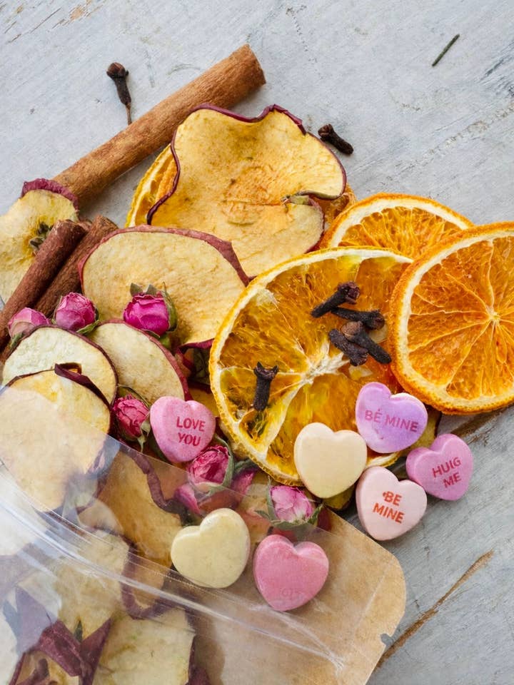 Sweet Hearts Simmer Pot Potpourri for wholesale by Simmer Pot Potpourri