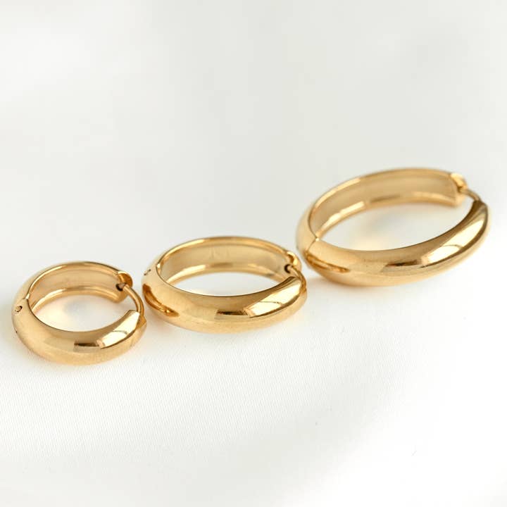 Blueyejewelry - Wholesale Hoop Earrings - Medium Bold Hoops - Waterproof Lightweight Hoop Earrings1