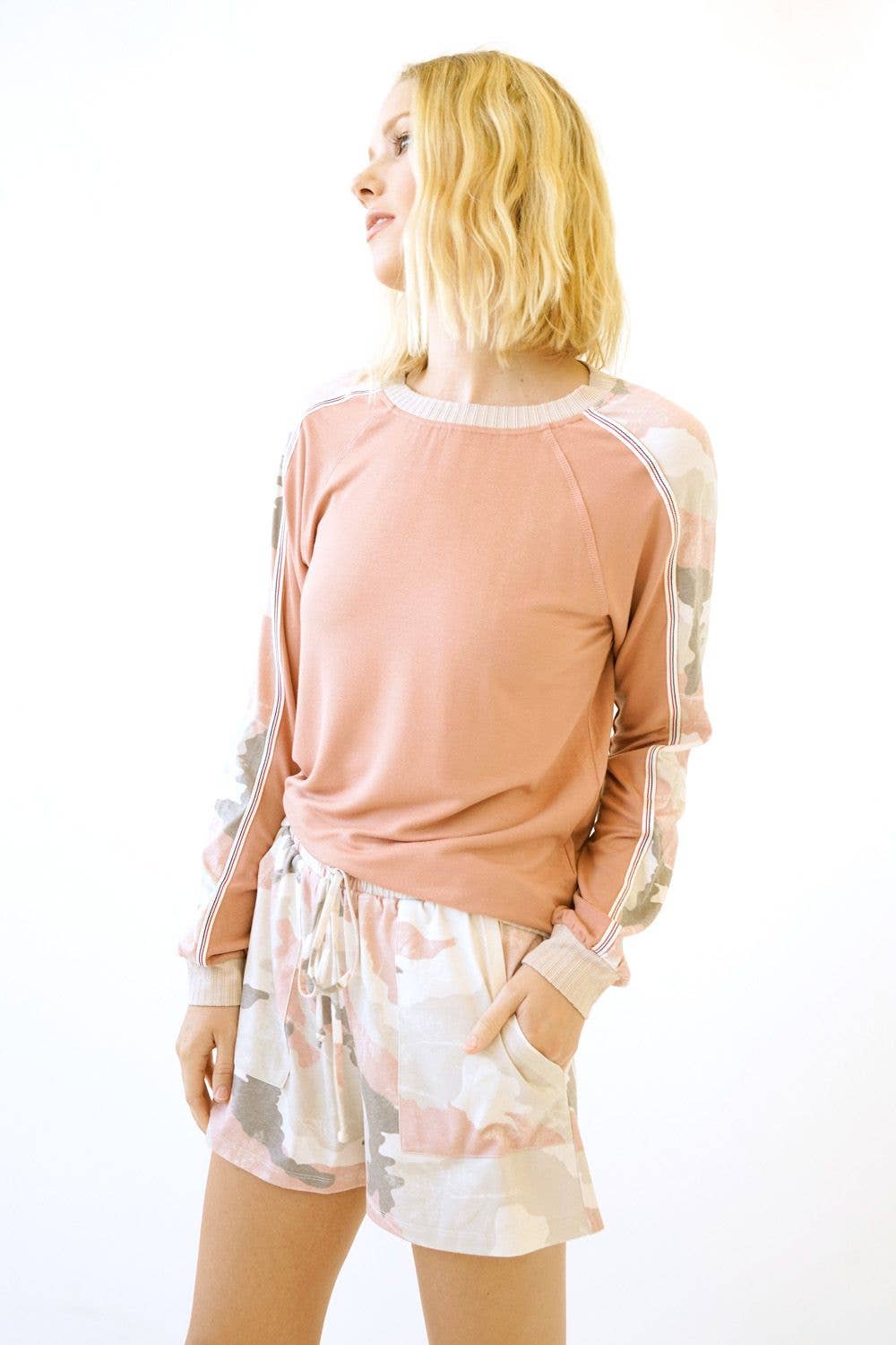 Mystree – wholesale Sweatshirt – Women's – 19021 Camo SV Pullover19