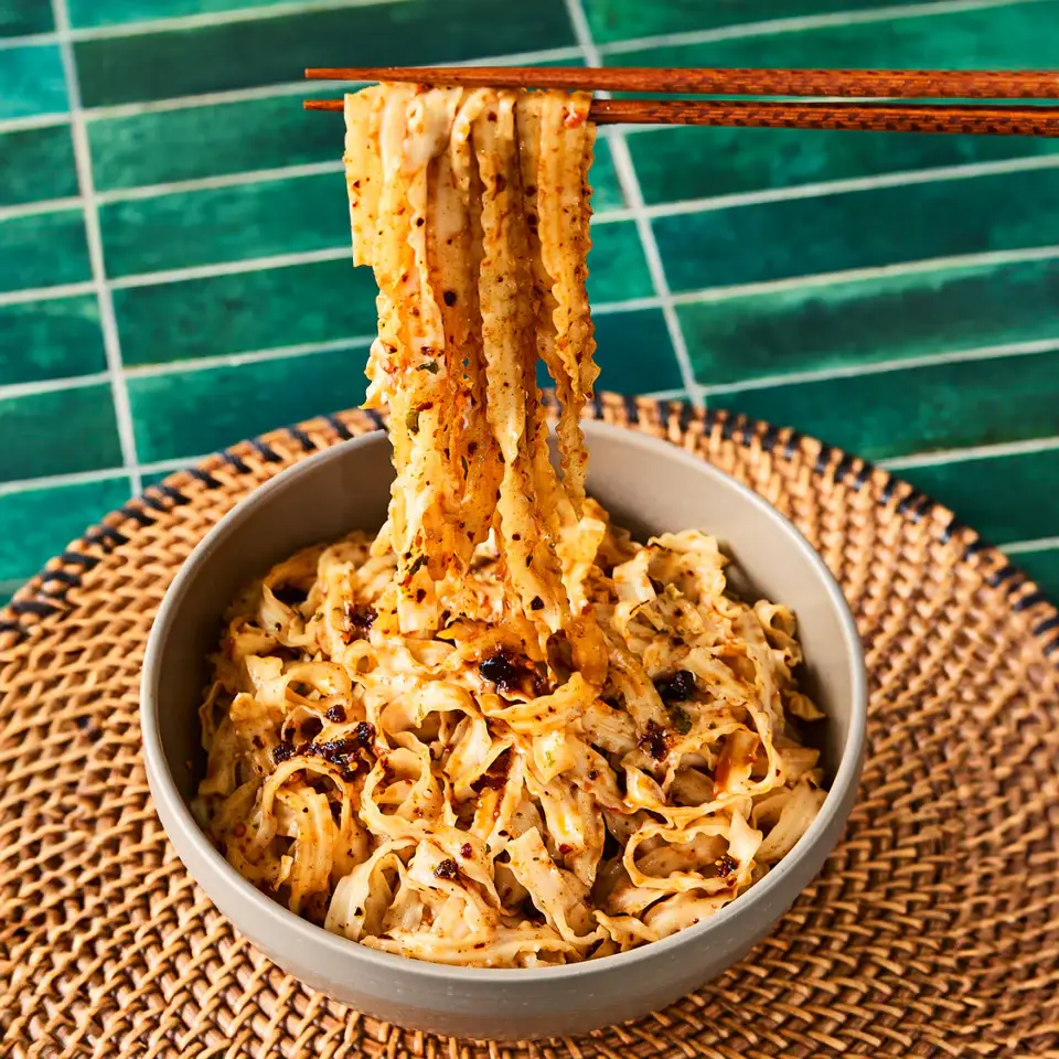 Fly By Jing - Vendita all'ingrosso Ramen - Noodles al Peperoncino Croccante (confezione da 6 in scatola pronta per l'esposizione)6