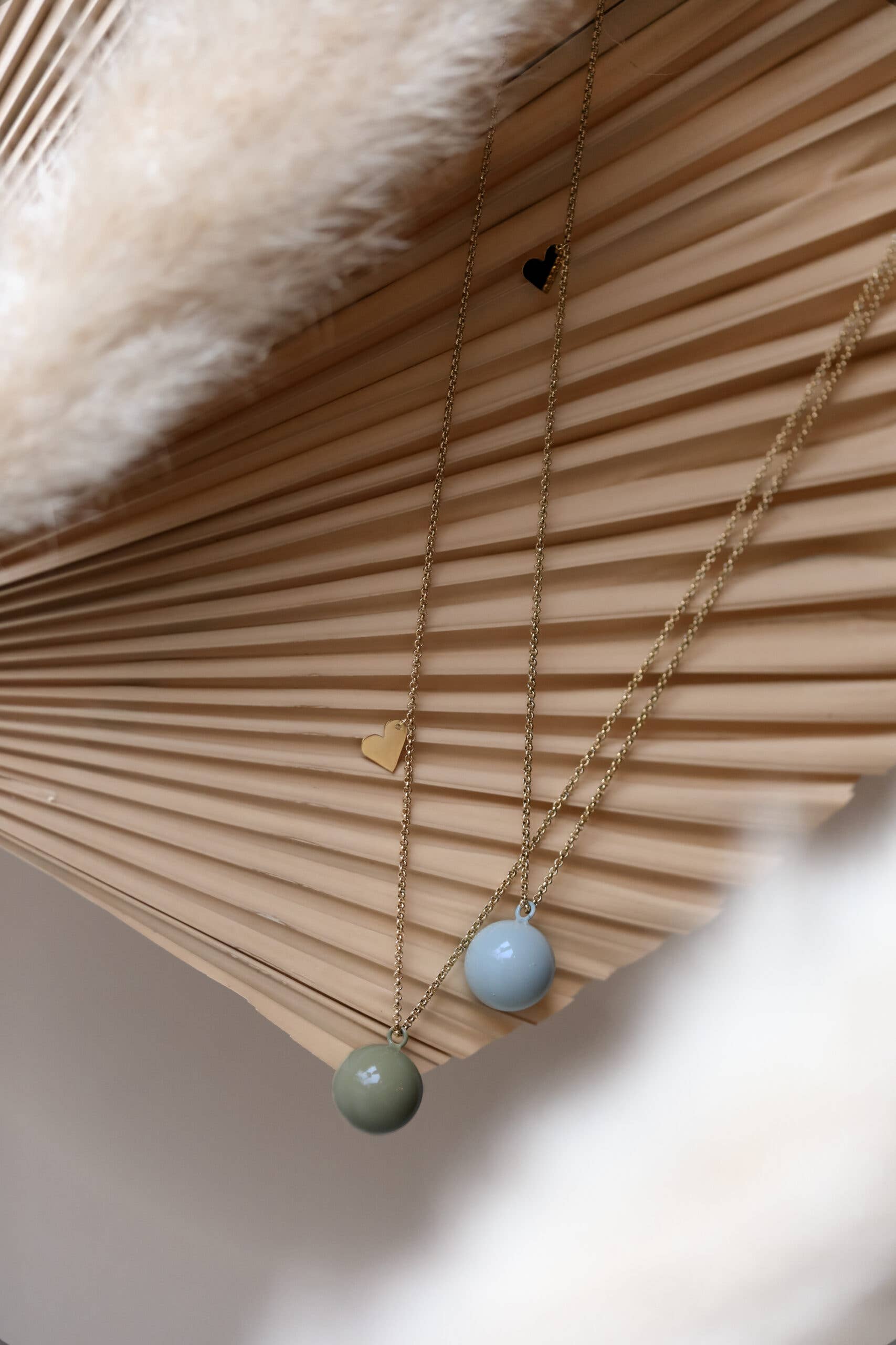 Proud MaMa - Wholesale Pendant/Charm Necklace - ID-595
Bola pregnancy necklace
Feline grey/mint ∅ 20 mm3