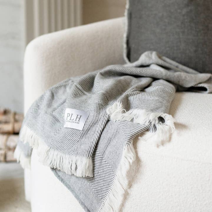 Porter Lane Home - Wholesale Throw Blanket - Herringbone Throw Blanket1