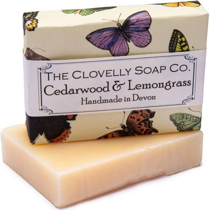 Cederträ & Citrongräs Tvål Vegan Handgjord för wholesale av The Clovelly Soap Company
