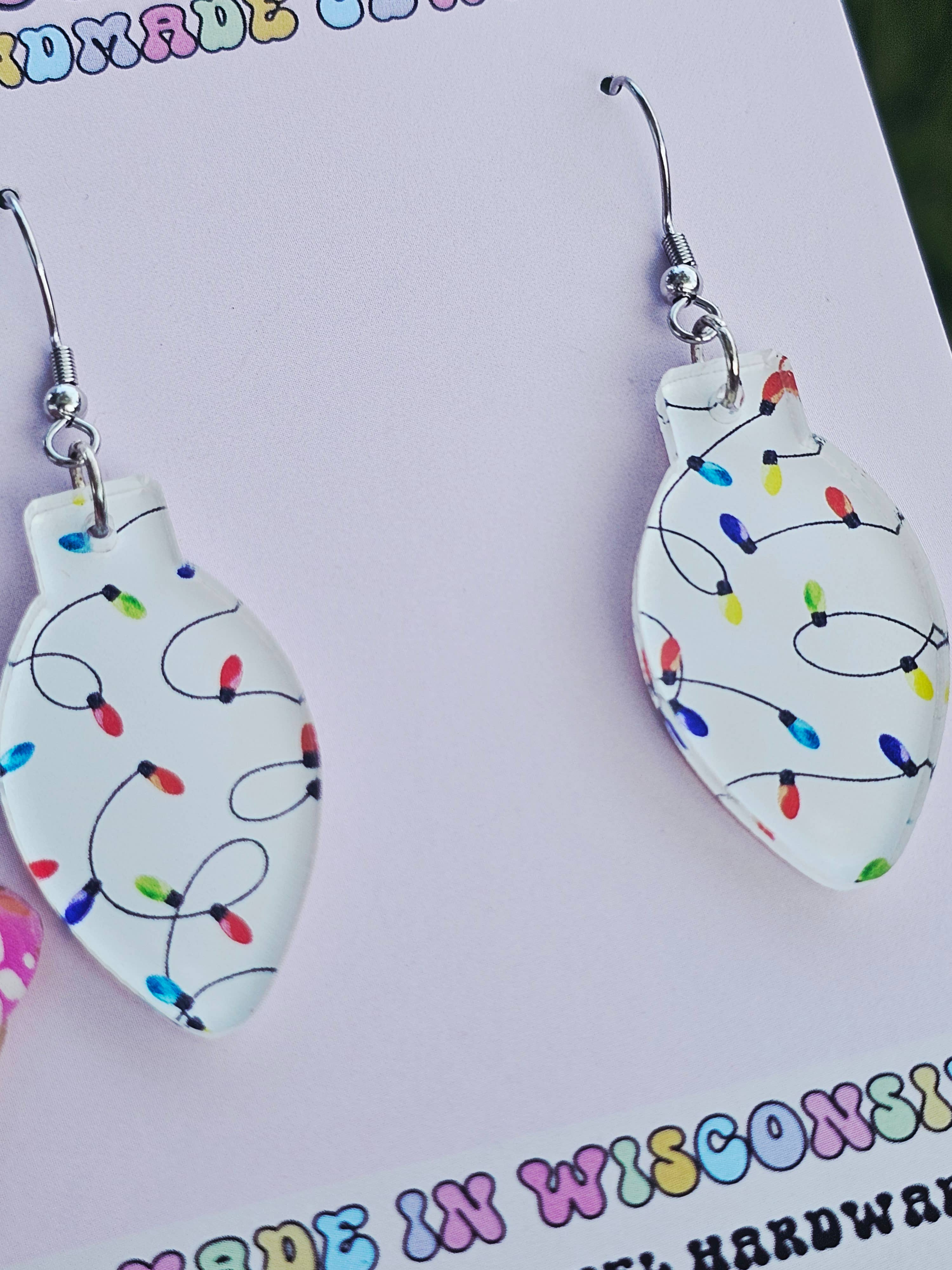 Jedi Woods LLC – Engroshandel Hængeøreringe og creoløreringe – Julelysstrenge - Lyspære Akryl Øreringe1