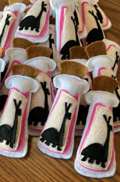 Fuzzbutt Boutique LLC - Wholesale Pet Toy - Cat - Llama Poison -Felt Catnip Toy1