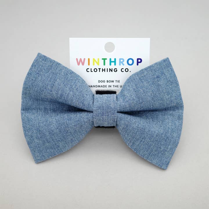 Papillon per cani in chambray azzurro per la vendita all'ingrosso da parte di Winthrop Clothing Co.