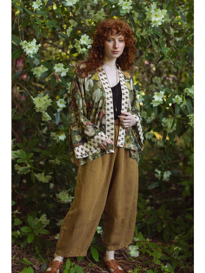 Market of Stars (USA) - Wholesale Kimono - Women's - I Dream In Flowers Pixie Duster Cropped Kimono w/ Bees6