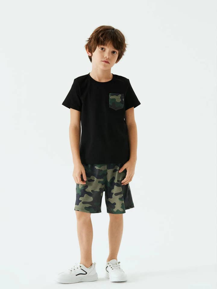 Schwarz 2-teiliges Set mit T-Shirt und Camouflage-Shorts für Kleinkinder und Jungen für den Großhandel auf Faire