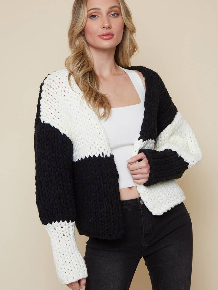 SIJ5129A BLACK CREAM COLOR BLOCKED CHUNKY SWEATER CARDIGAN for wholesale by Saints & Hearts