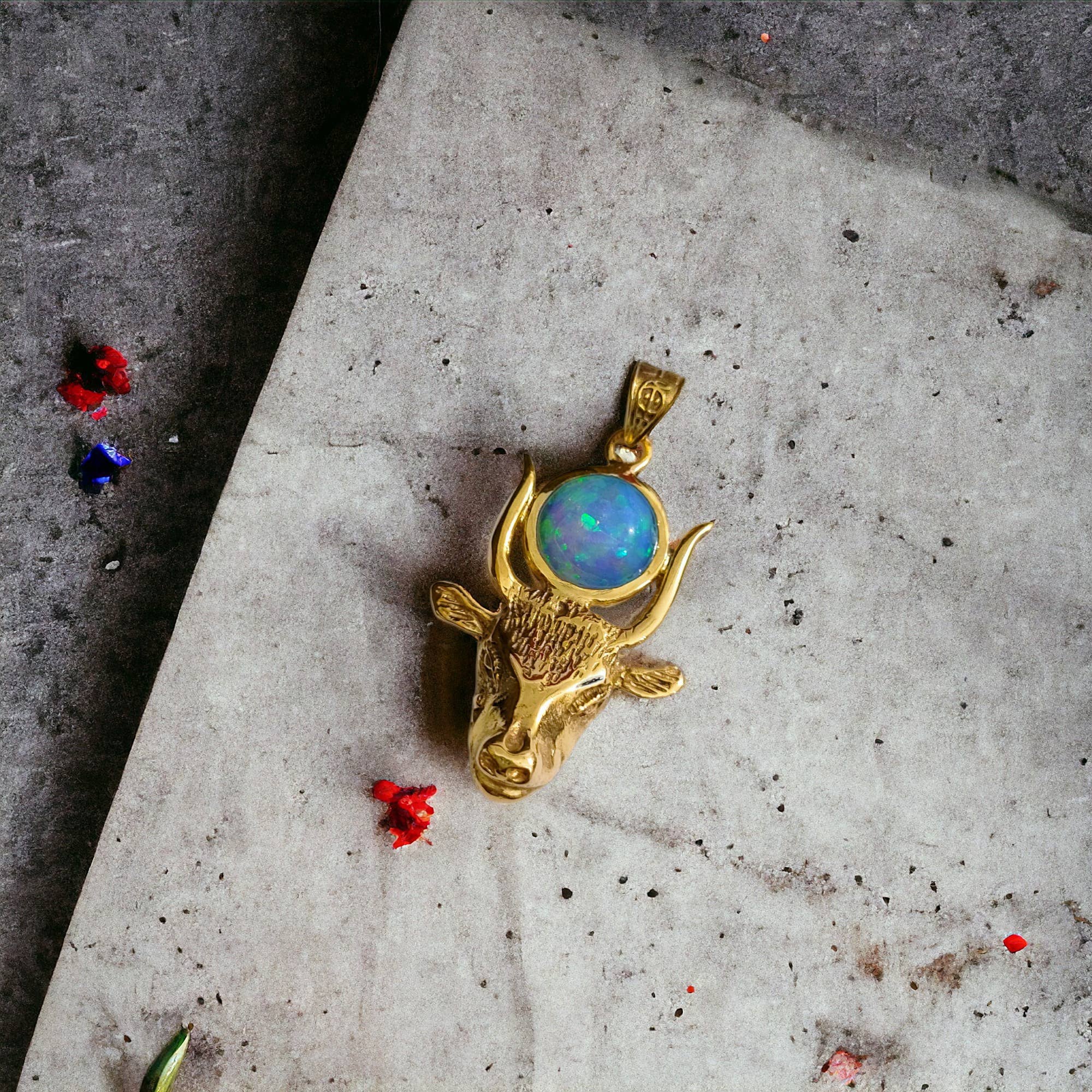 ALADDIN'S LAMP JEWELRY - Venta al por mayor Abalorios/colgantes individuales - Colgante de oro ópalo con forma de cabeza de vaca de la diosa Hathor12