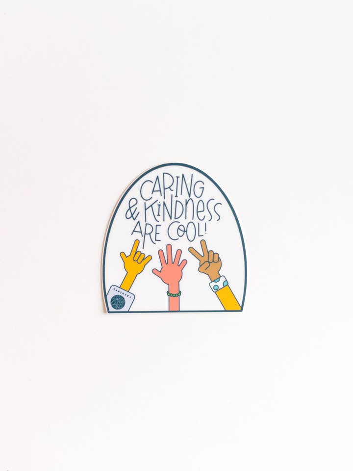 Autocollant en vinyle holographique "Prendre soin et gentillesse, c'est cool" pour la vente par NatterDoodle