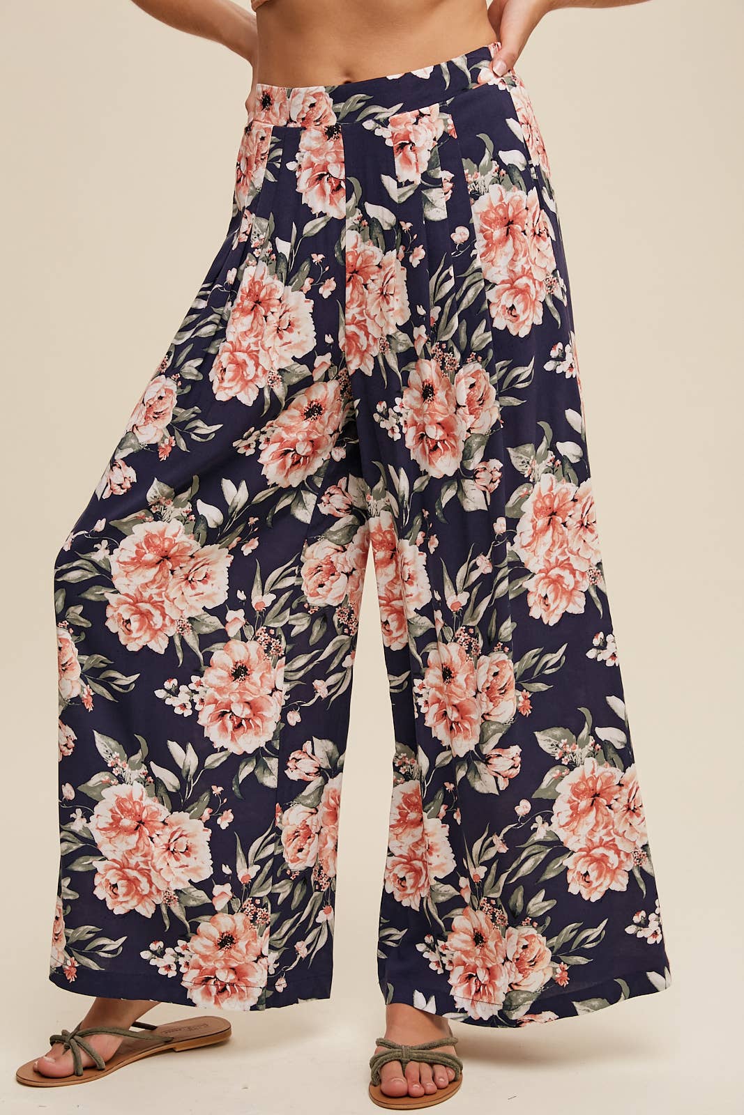 Listicle - Venta al por mayor Pantalones - Mujer - Pantalones anchos de flores con top de volantes en capas3