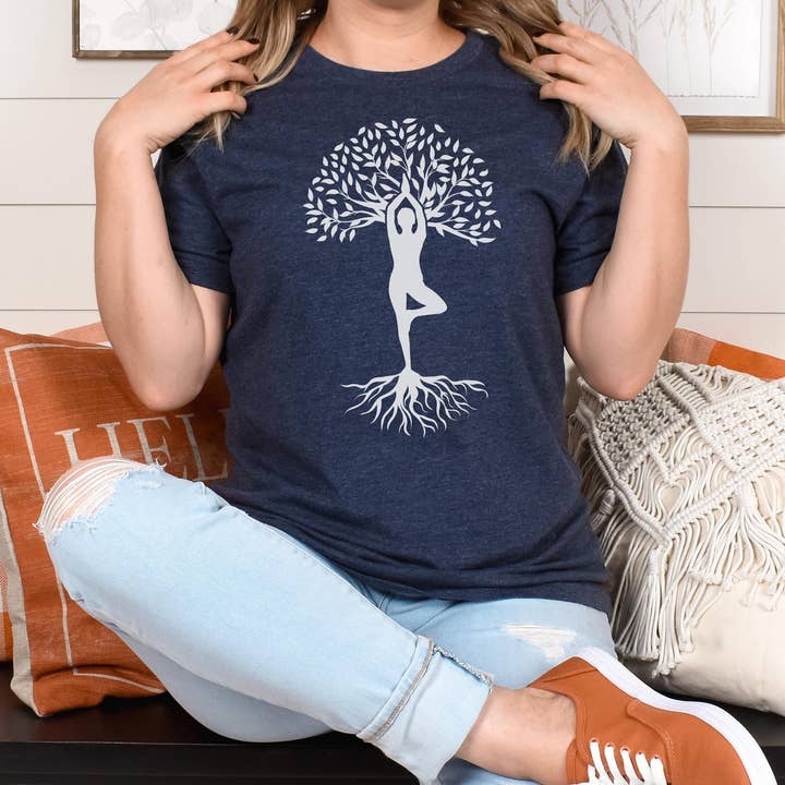 Yoga Tree Pose T-shirt Yoga Lover Shirt for engroshandel hos Victorholistics