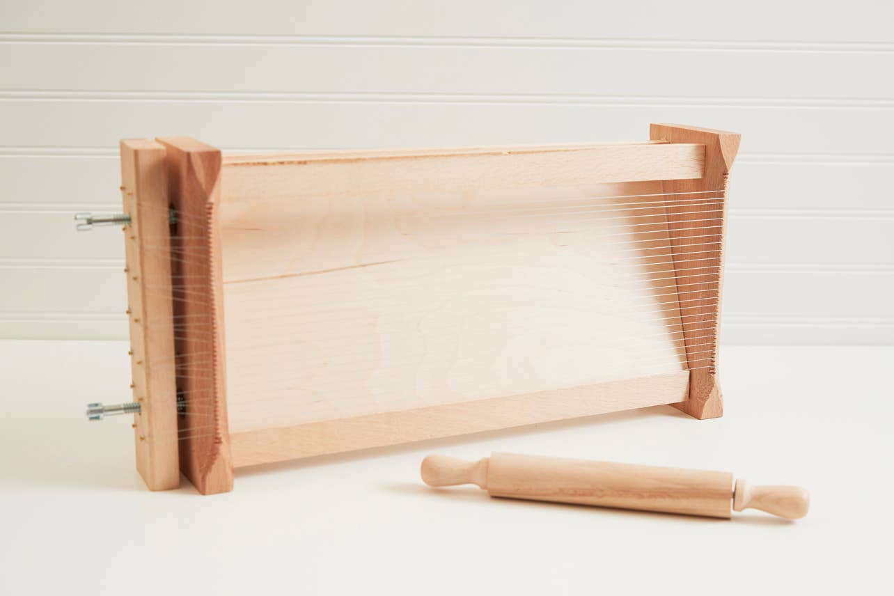 Verve Culture - Wholesale Rolling Pin - Italian Pasta Chitarra with Rolling Pin6