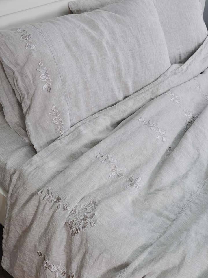 Set di biancheria da letto ricamata e biancheria da letto - Armonia per la vendita all'ingrosso da parte di Handmade Originals Ukraine