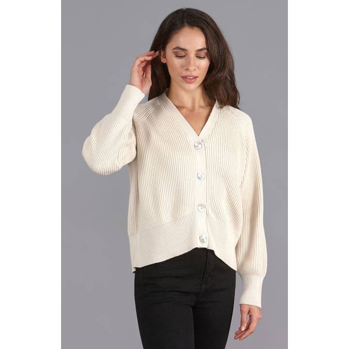 Damen Baumwoll-Cardigan in oversized Passform mit V-Ausschnitt und Rippenmuster für den Großhandel von Paul James Knitwear