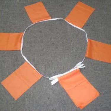 Guirlande de 20 drapeaux orange 6 m pour la vente par Worldwide Flags Ltd