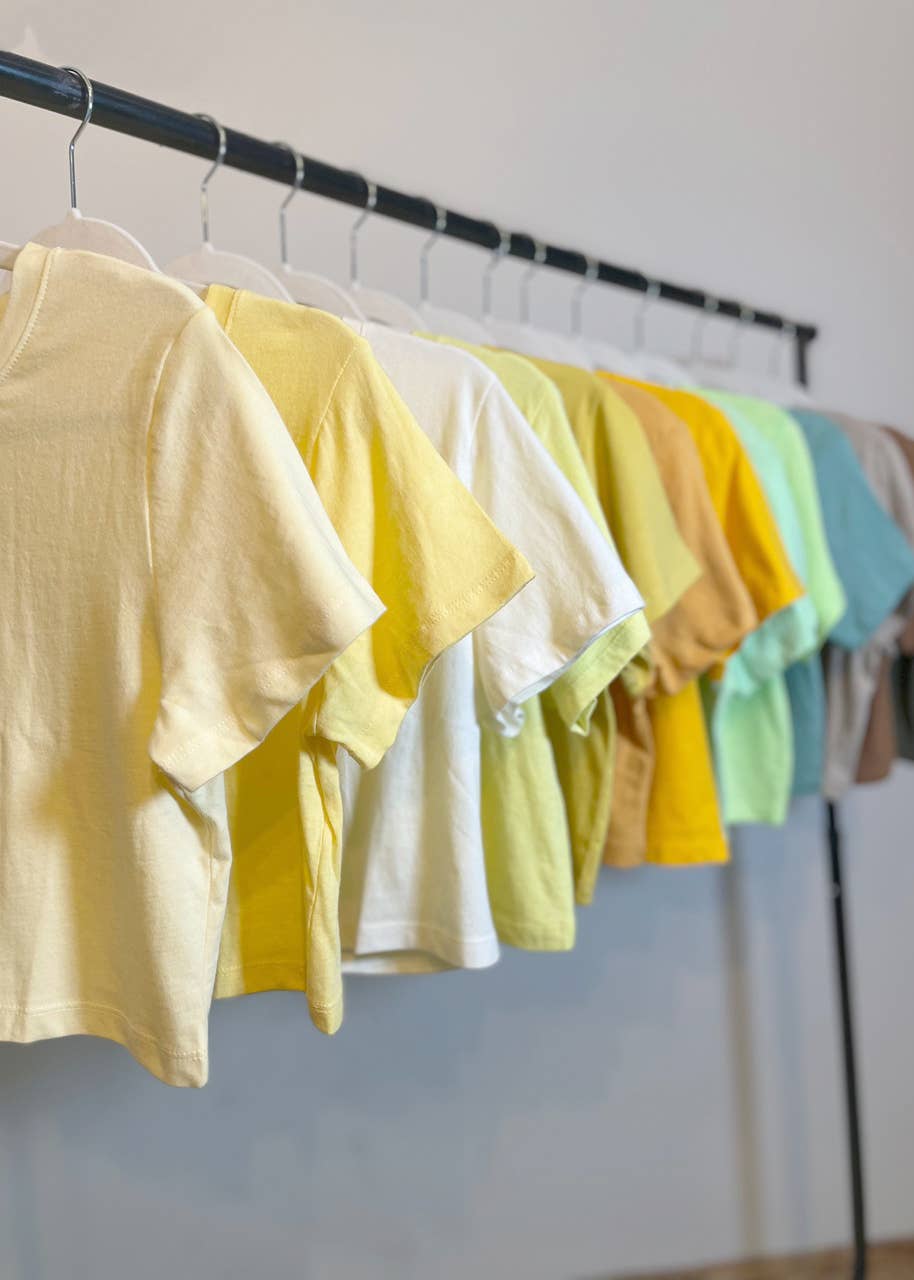 LOVING PEOPLE - Wholesale T-Shirt - Women's - Premium cotton boxy crop tops224